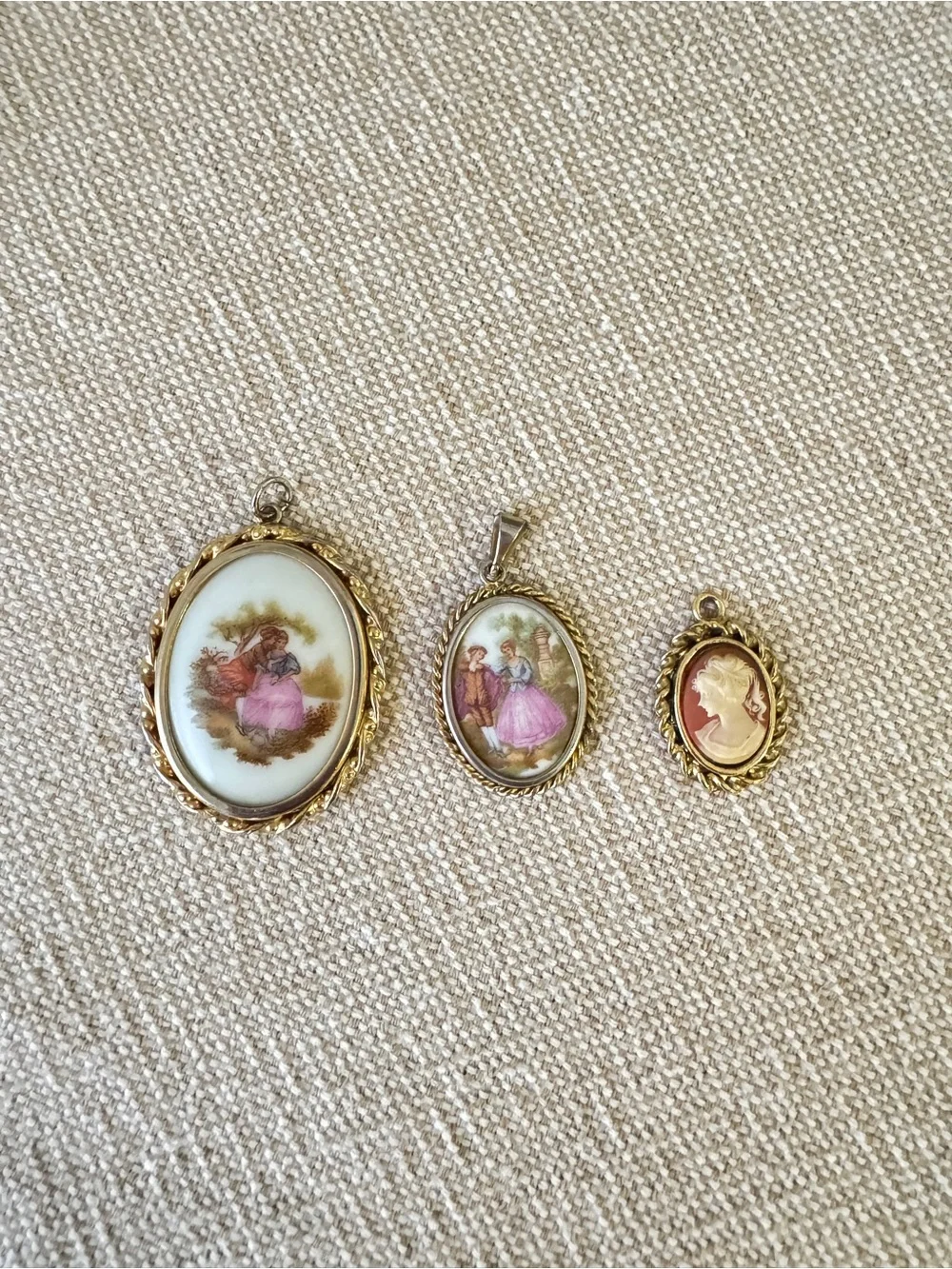 Vintage Faux Cameo 50pc Collection Estate Brooch Necklace Earrings & Jewelry Box